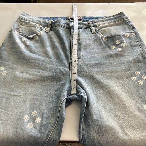 Point Sur Denim 11” Kick Out Crop High Rise Size 30 - Picture 6 of 16